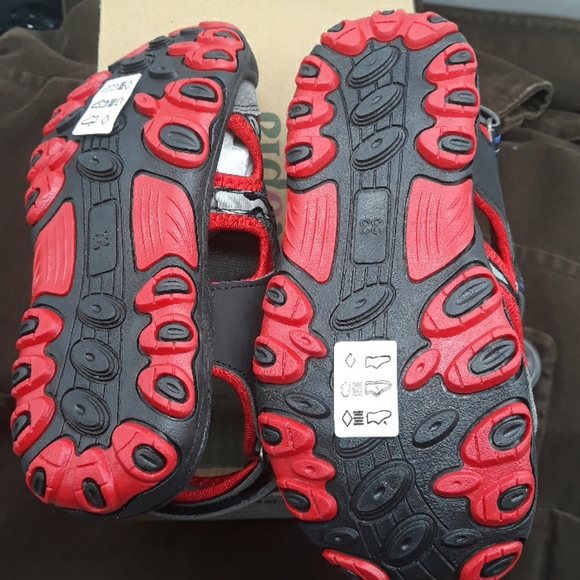 NWT KIDS SANDALS - Picture 4 of 4
